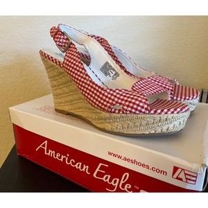 NEW-American Eagle Wedge Red and White Gingham Serendipity Sandals - Sz 10
